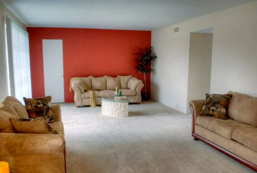 Bateswood Manor - Image 1