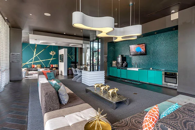 2411 Washington - Image 3