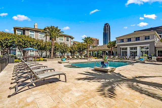 Gables Metropolitan Uptown - Image 2