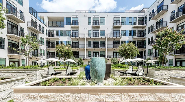 Eighteen25 Downtown - Image 2
