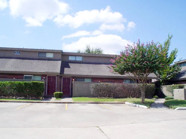 51 Ten Townhomes - Image 2