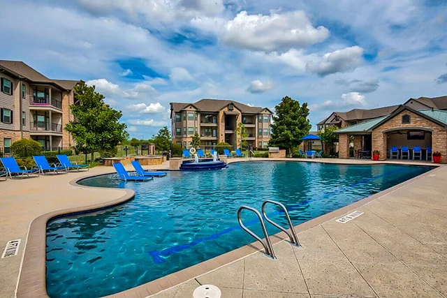 The Waterford At Summer Park