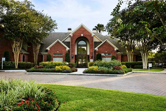 Camden Holly Springs - Image 5
