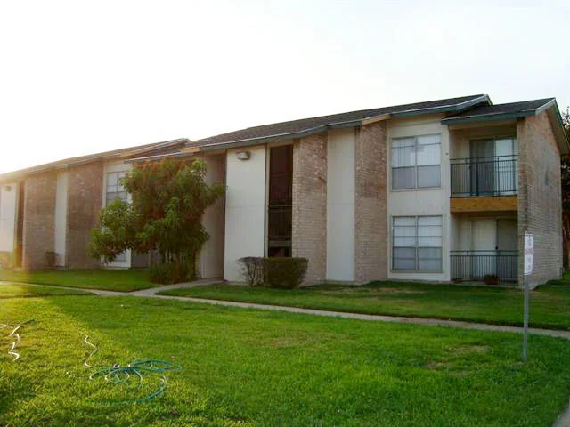 Twin Oaks - Image 5