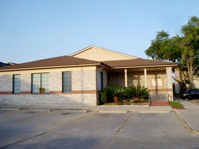 Twin Oaks - Image 3