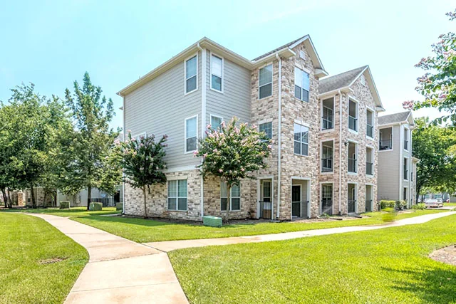 3101 Place - Image 4