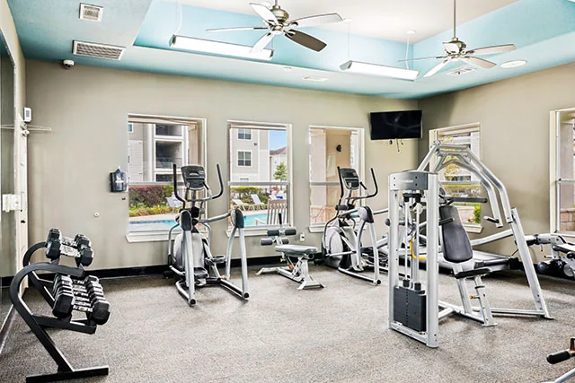 The Henry At Woodland Hills - Image 3