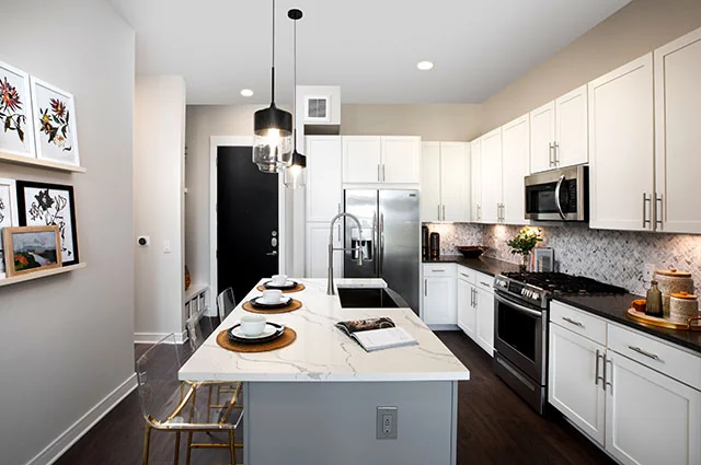 27 Seventy Lower Heights - Image 3