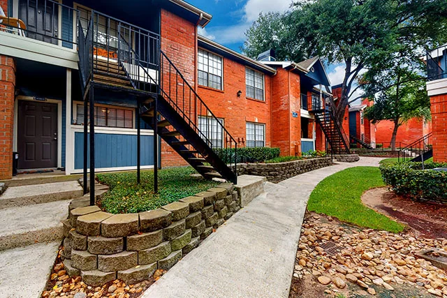 The Reston - Image 2