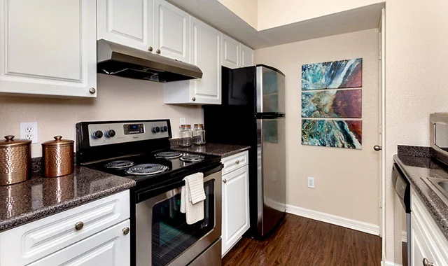 Estates At Bellaire - Image 5