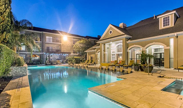 Estates At Bellaire - Image 2