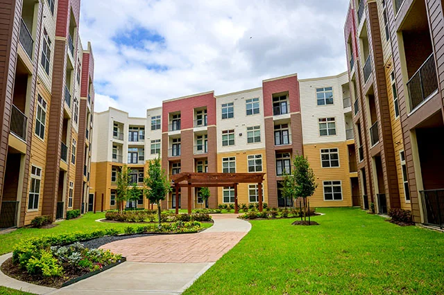 Aspire At 610 - Image 2