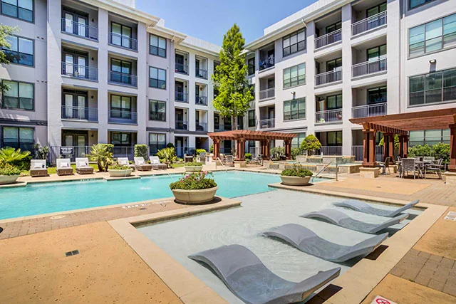 Caroline Uptown West - Image 4
