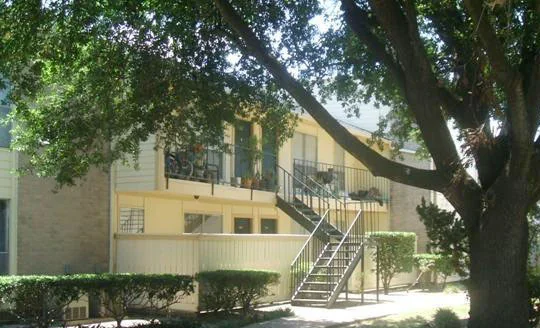 Carlyle Place - Image 1