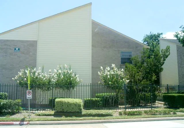 Carlyle Place - Image 2