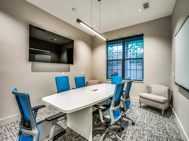 Aventura On Briar Forest - Image 2