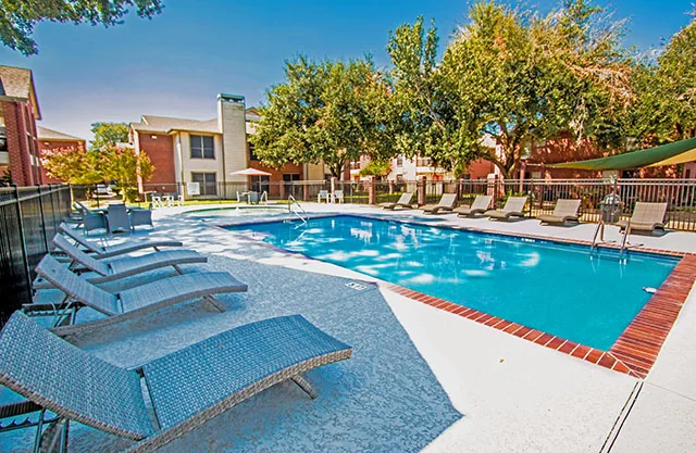 Brittany Square - Image 2