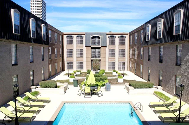 Avalon Square - Image 4