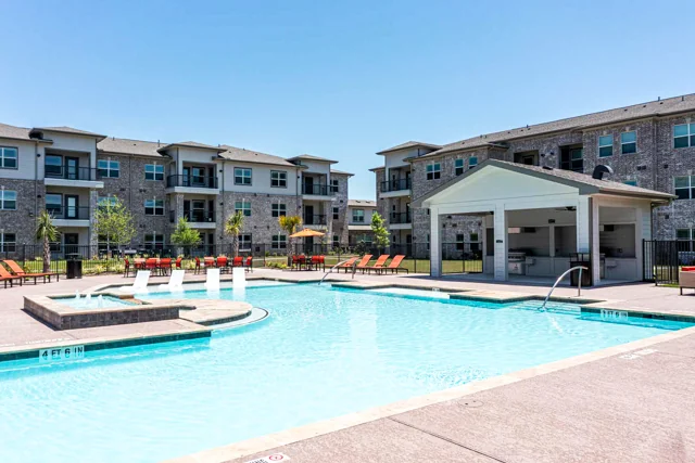 Smart Living At Texas City - Image 2