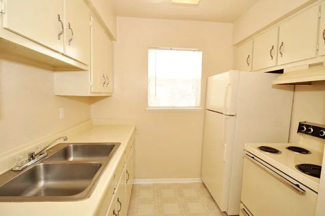 Meyerland Court - Image 3