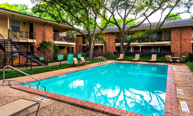 Colony Oaks