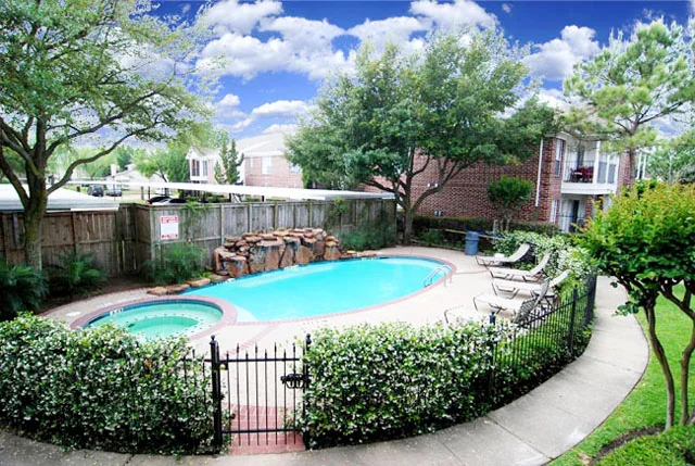 Savannah Place I & II - Image 2