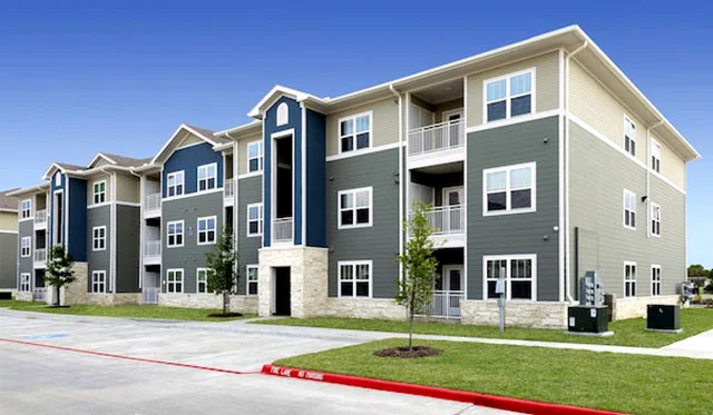The Pointe At Crestmont