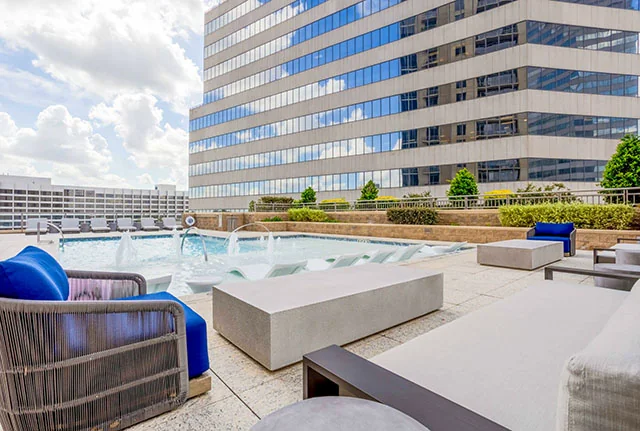 7 Riverway - Image 4