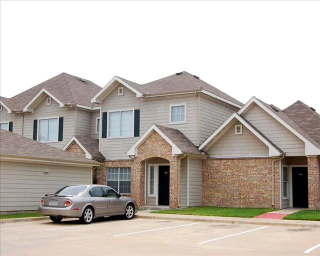 Town Park Townhomes - Image 4