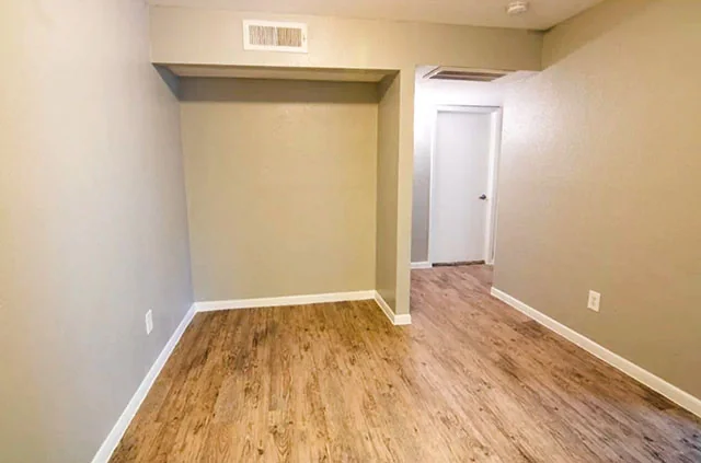 Huntington Oaks - Image 5
