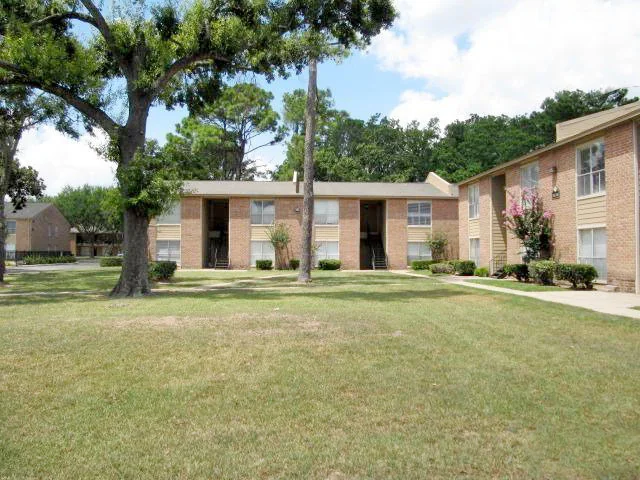 Bay Oaks - Image 3