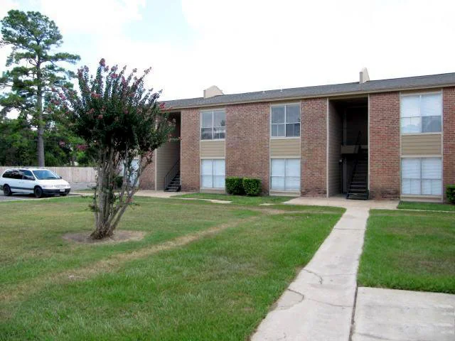 Bay Oaks - Image 4