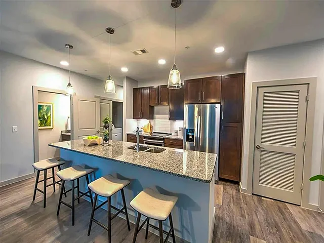 Pointe At Valley Ranch Town Cntr - Image 4