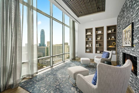 crimson-river-oaks-lounge-area-floor-to-ceiling-windows